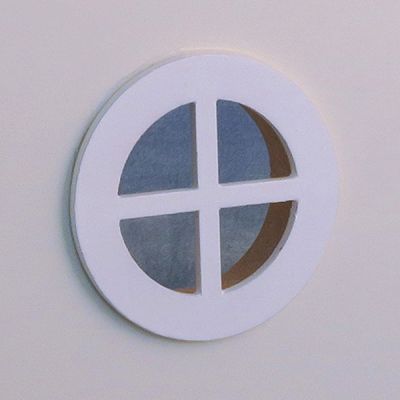 Round Window 5cm dia Painted