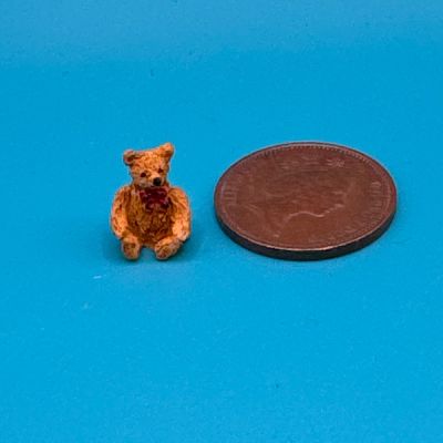 Sitting Bear 1/24th