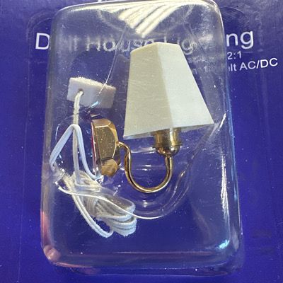 White Shade Wall Lamp DE292